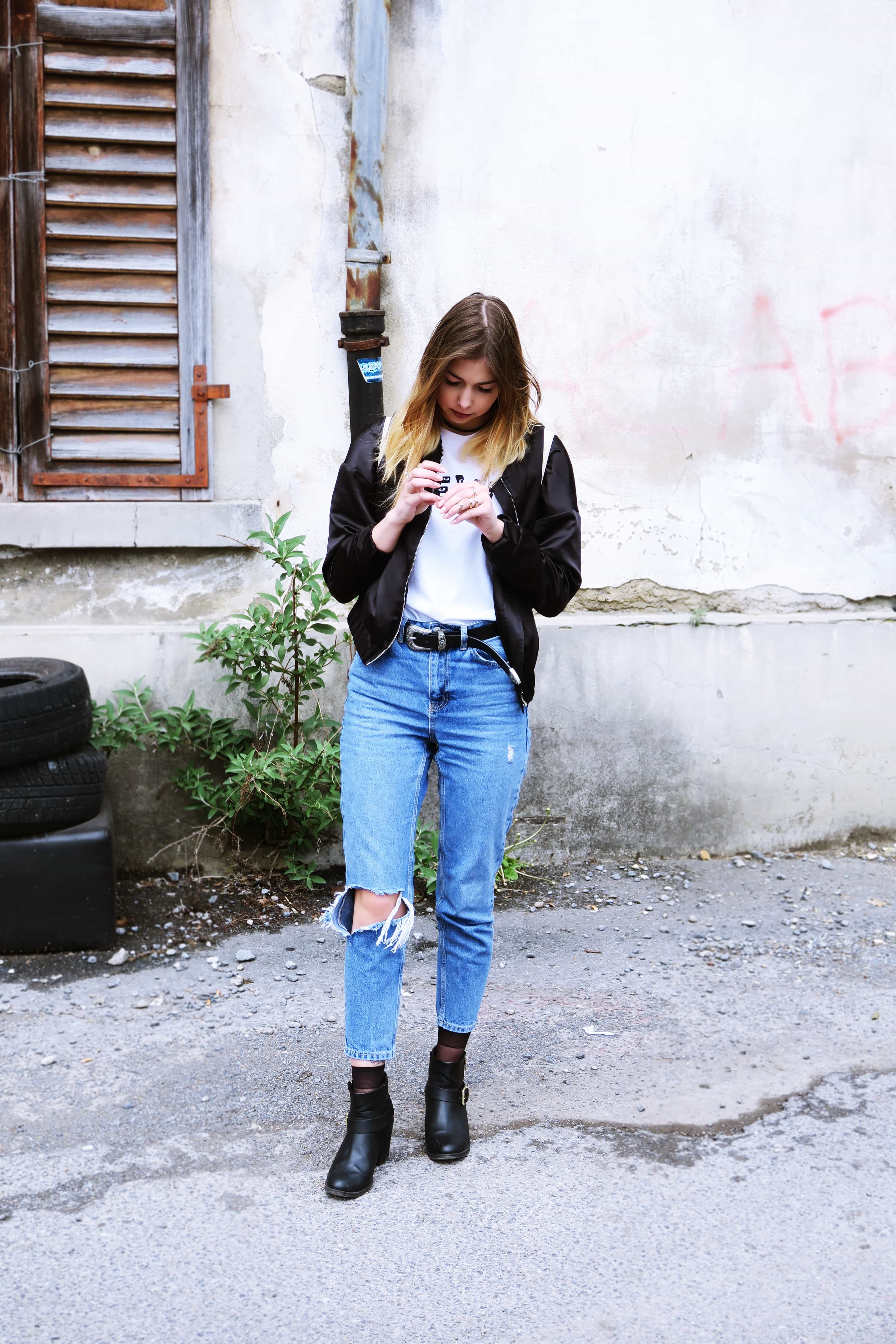 How to Style Mom Jeans